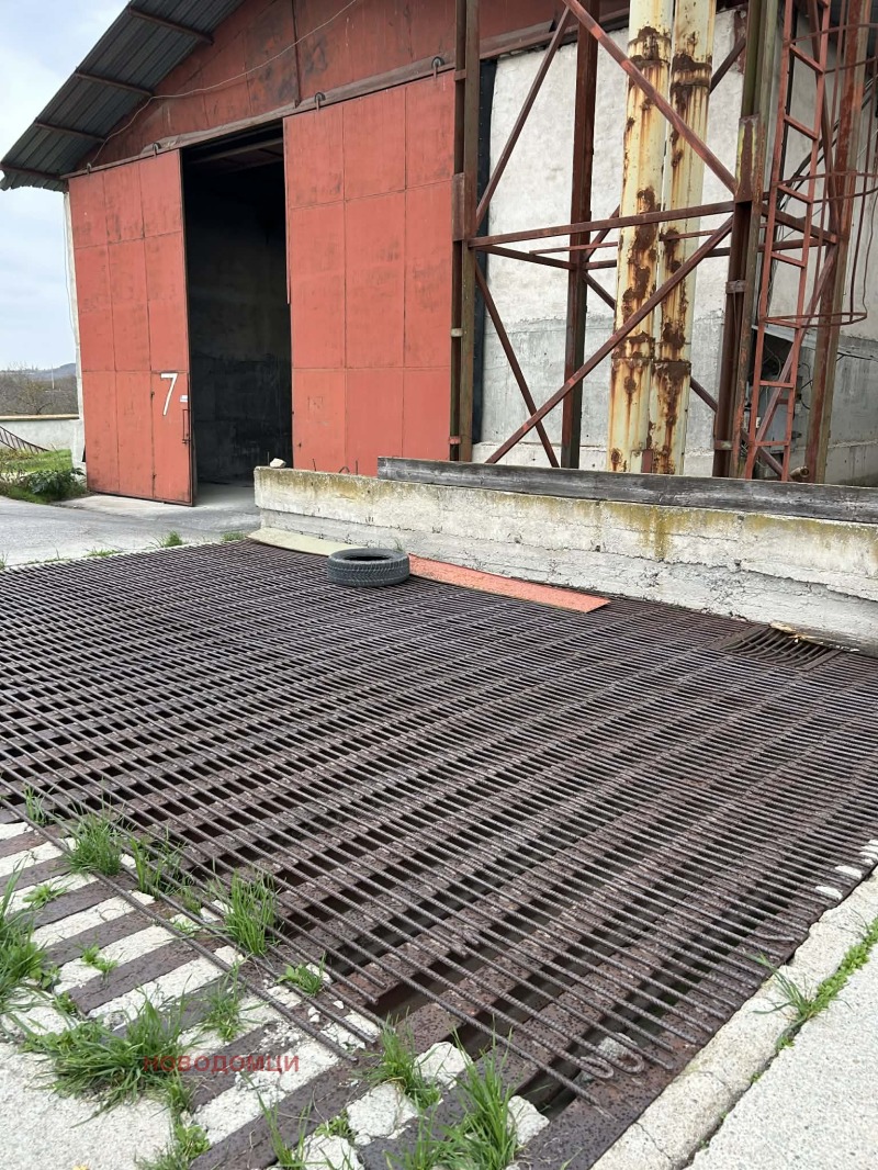 Дава под наем СКЛАД, гр. Шумен, Промишлена зона, снимка 2 - Складове - 52563890