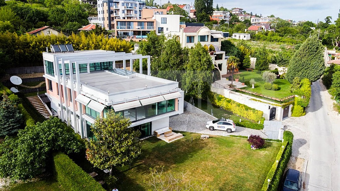 Дава под наем КЪЩА, гр. Варна, Свети Никола, снимка 2 - Къщи - 52363146