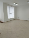 Под наем ОФИС, град Варна, Владислав Варненчик 1 • 2499 лв. • 20540907 — Holmes.bg