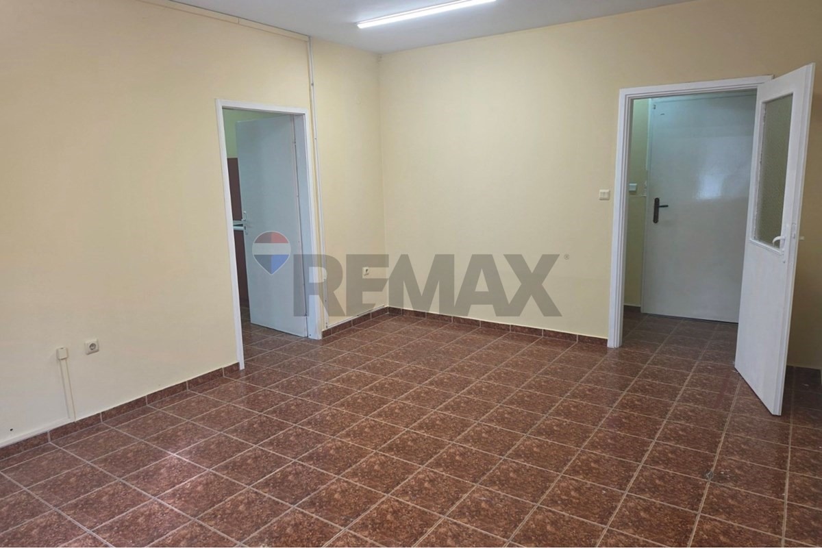 Дава под наем ОФИС, гр. Варна, ЖП Гара, снимка 5 - Офиси - 56163469