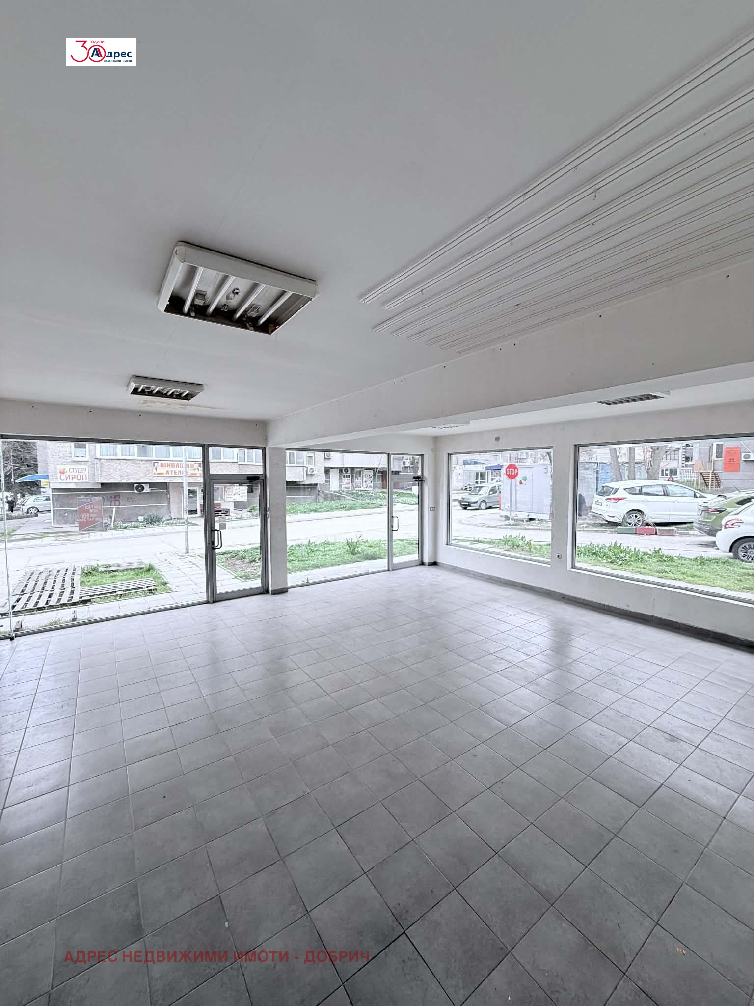 Дава под наем МАГАЗИН, гр. Добрич, Център, снимка 3 - Магазини - 54000554