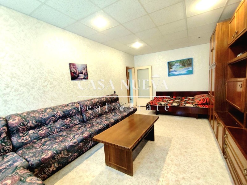 A louer  1 chambre Pernik , Iztok , 68 m² | 34953644