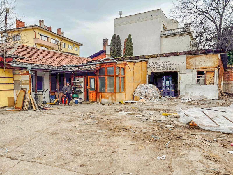 Дава под наем МЯСТО, гр. Кюстендил, Център, снимка 2 - Парцели - 53533500