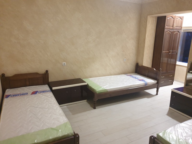 För uthyrning  Hus Golv region Plovdiv , Parvenec , 140 kvm | 97454876 - bild [7]