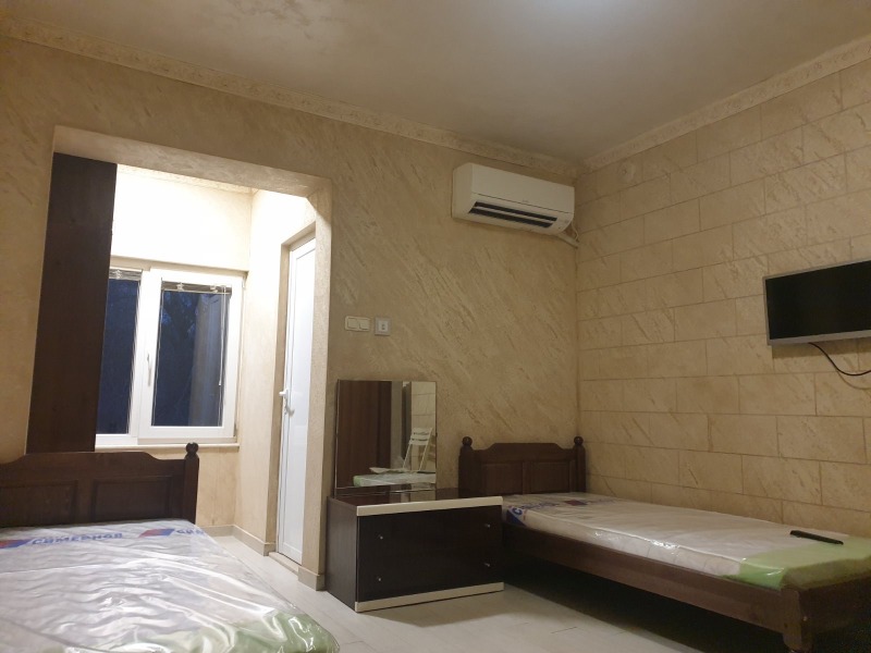 För uthyrning  Hus Golv region Plovdiv , Parvenec , 140 kvm | 97454876 - bild [6]