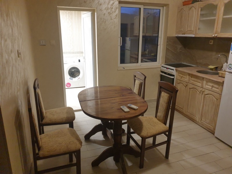 För uthyrning  Hus Golv region Plovdiv , Parvenec , 140 kvm | 97454876 - bild [2]