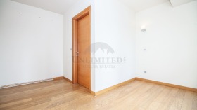 3+ camere da letto Tsentar, Sofia 12