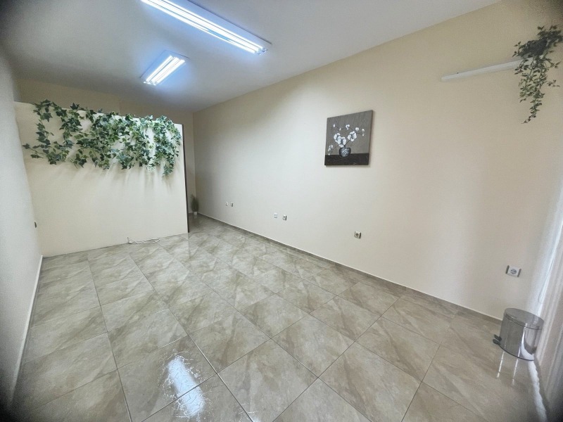 Da affittare  Ufficio Burgas , Vazragdane , 31 mq | 26497722 - Immagine [2]