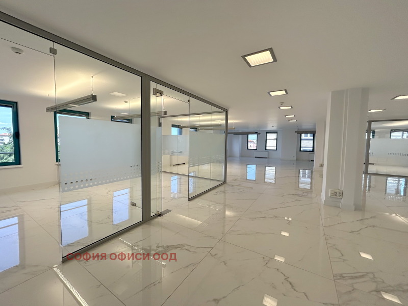Издаје се  Канцеларија Софија , Центар , 300 м2 | 98133043 - слика [3]