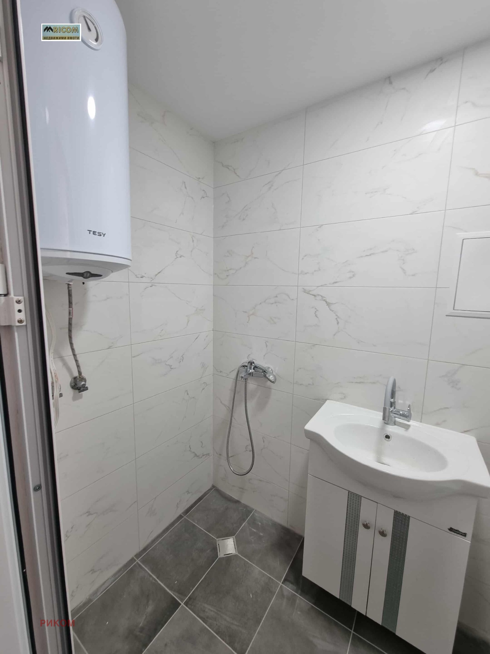 Дава под наем ОФИС, гр. Плевен, Идеален център, снимка 2 - Офиси - 53672602