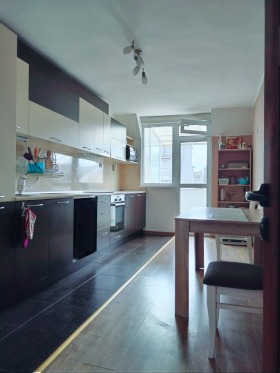 2 bedroom Vazrazhdane, Burgas 2