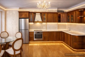 МНОГОСТАЕН, 180 m2