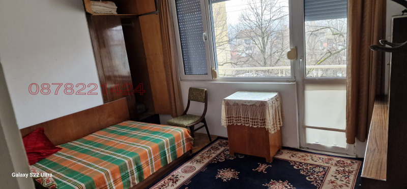 Дава под наем МНОГОСТАЕН, гр. Разград, Варош, снимка 12 - Апартаменти - 53171114