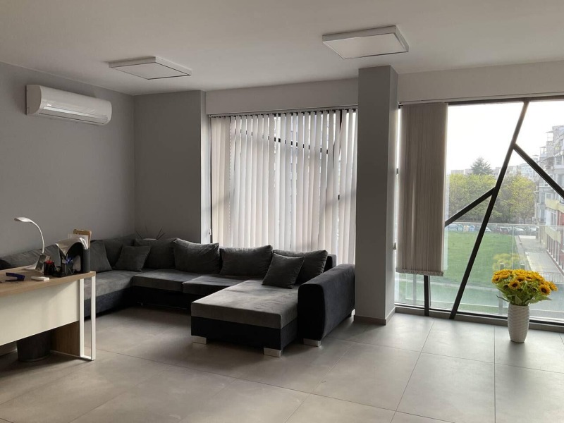 K pronájmu  Kancelář Burgas , Slavejkov , 67 m2 | 64655799