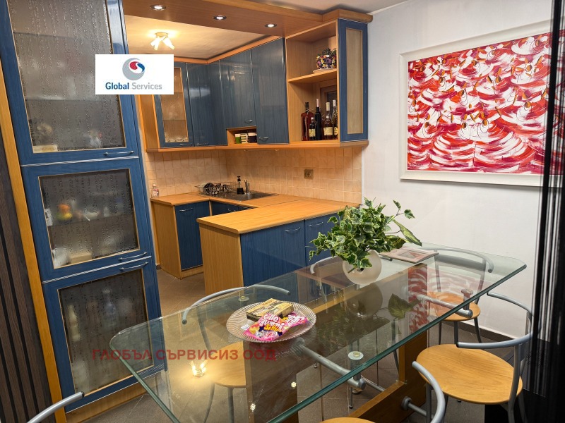 Дава под наем 4-СТАЕН, гр. София, Център