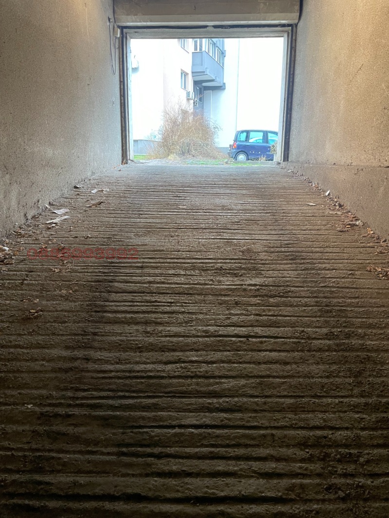 Дава под наем ГАРАЖ, ПАРКОМЯСТО, гр. София, Красно село, снимка 4 - Гаражи и паркоместа - 53485576