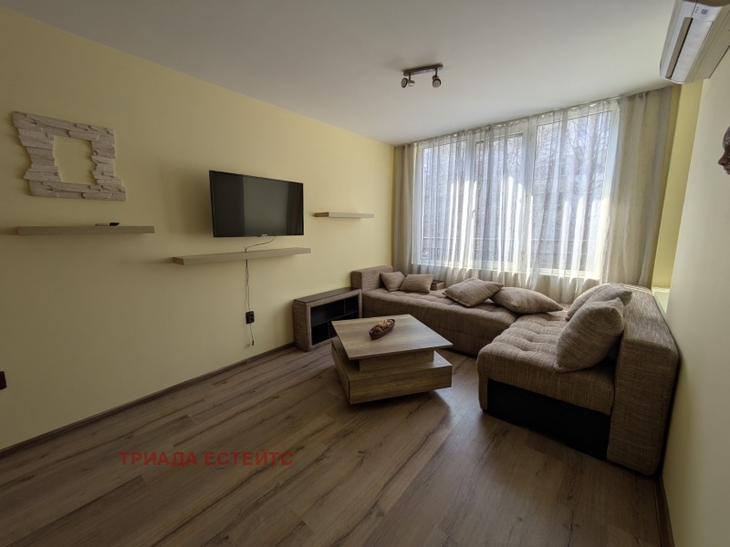 Дава под Наем 3-СТАЕН в град Бургас, Лазур - 100 кв.м / 700 € » 1 369.08 лв., ТРИАДА ЕСТЕЙТС