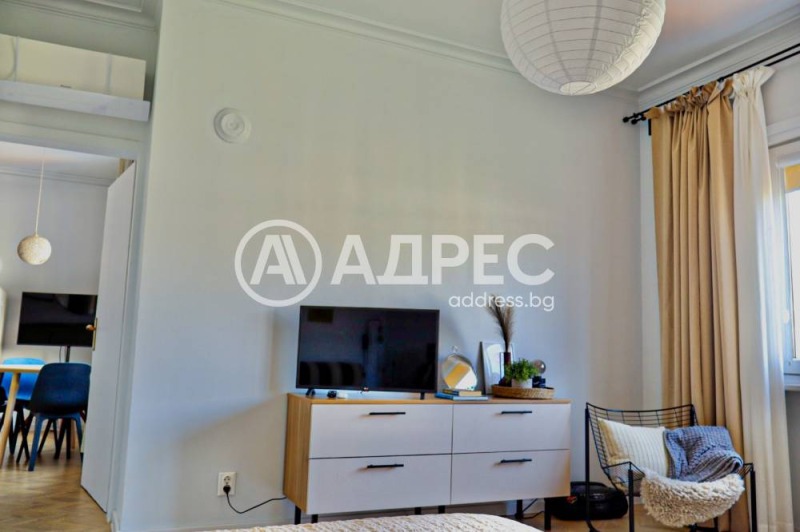 Издаје се  1 спаваћа соба Софија , Центар , 74 м2 | 53425115 - слика [2]