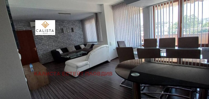 A louer  2 chambres Plovdiv , Tsentar , 90 m² | 70975519