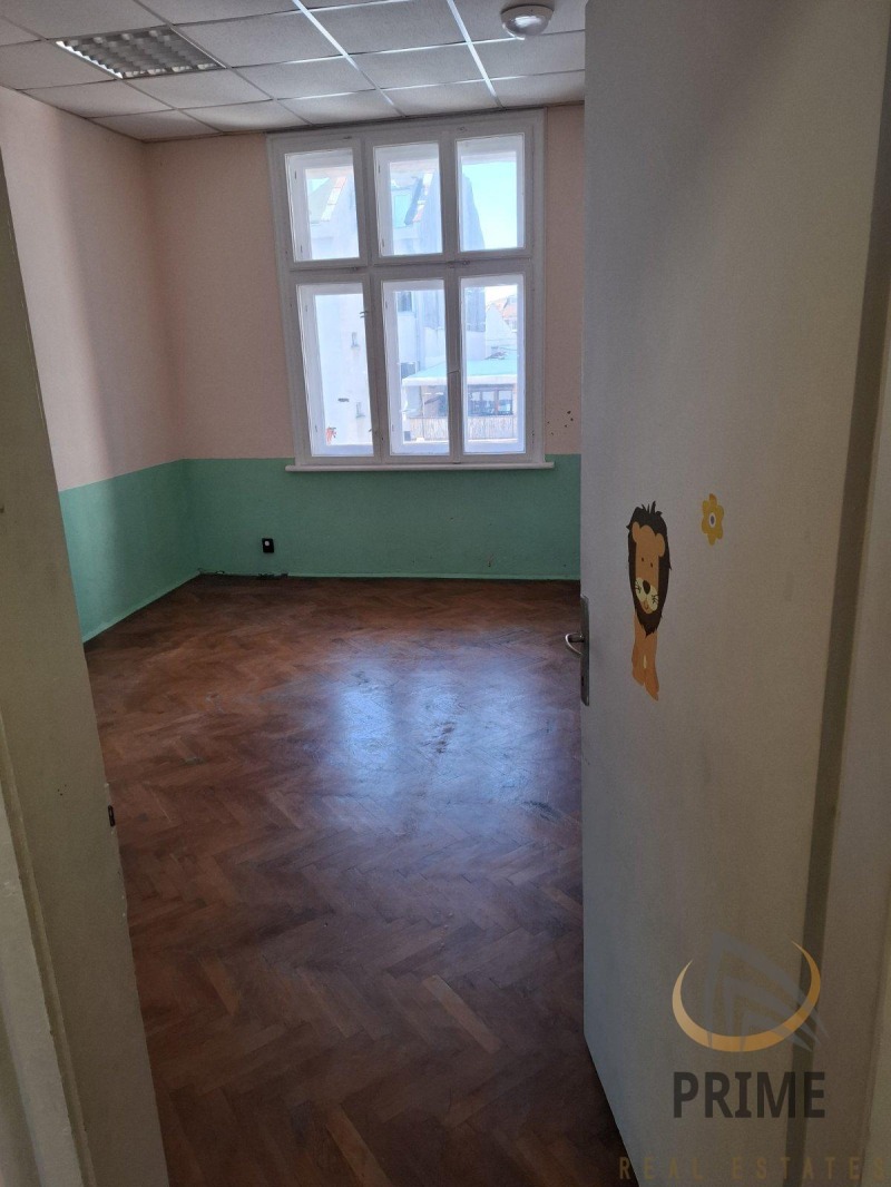В оренду  3+ кімнати Бургас , Център , 100 кв.м | 48933036 - зображення [11]