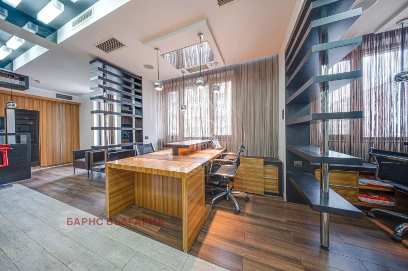 Дава под Наем ОФИС в град София, Център - 83 кв.м / 1 500 € » 2 933.75 лв., БАРНС БЪЛГАРИЯ