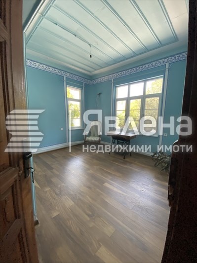 De inchiriat  Etajul casei Plovdiv , Țentâr , 170 mp | 41676403 - imagine [5]