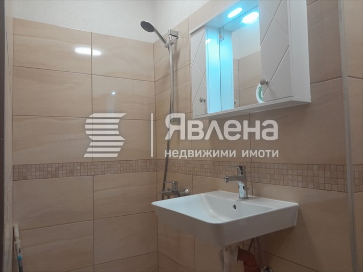 De inchiriat  Etajul casei Plovdiv , Țentâr , 170 mp | 41676403 - imagine [9]