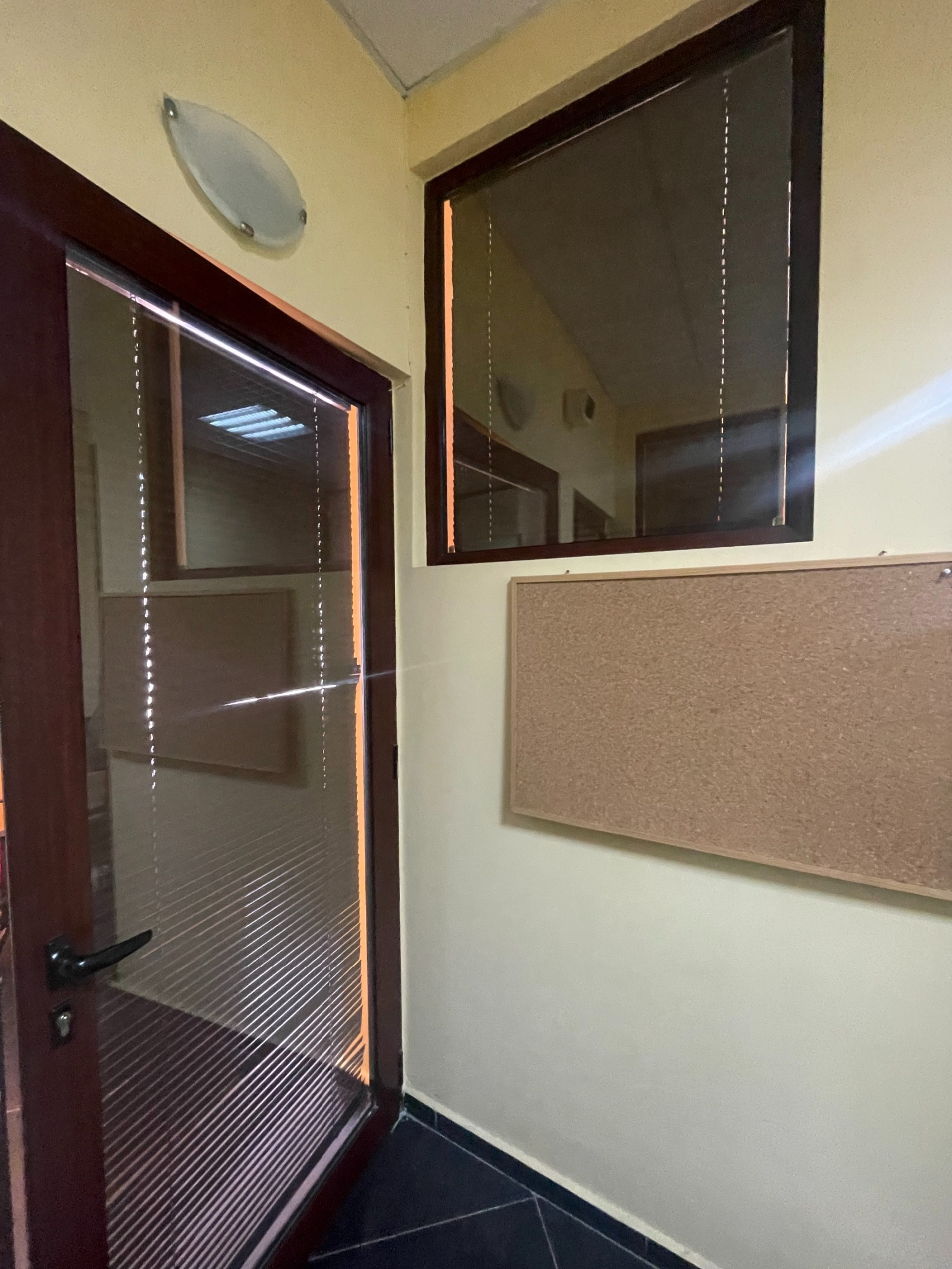 Дава под наем 1-СТАЕН, гр. Бургас, Център, снимка 6 - Апартаменти - 54353378