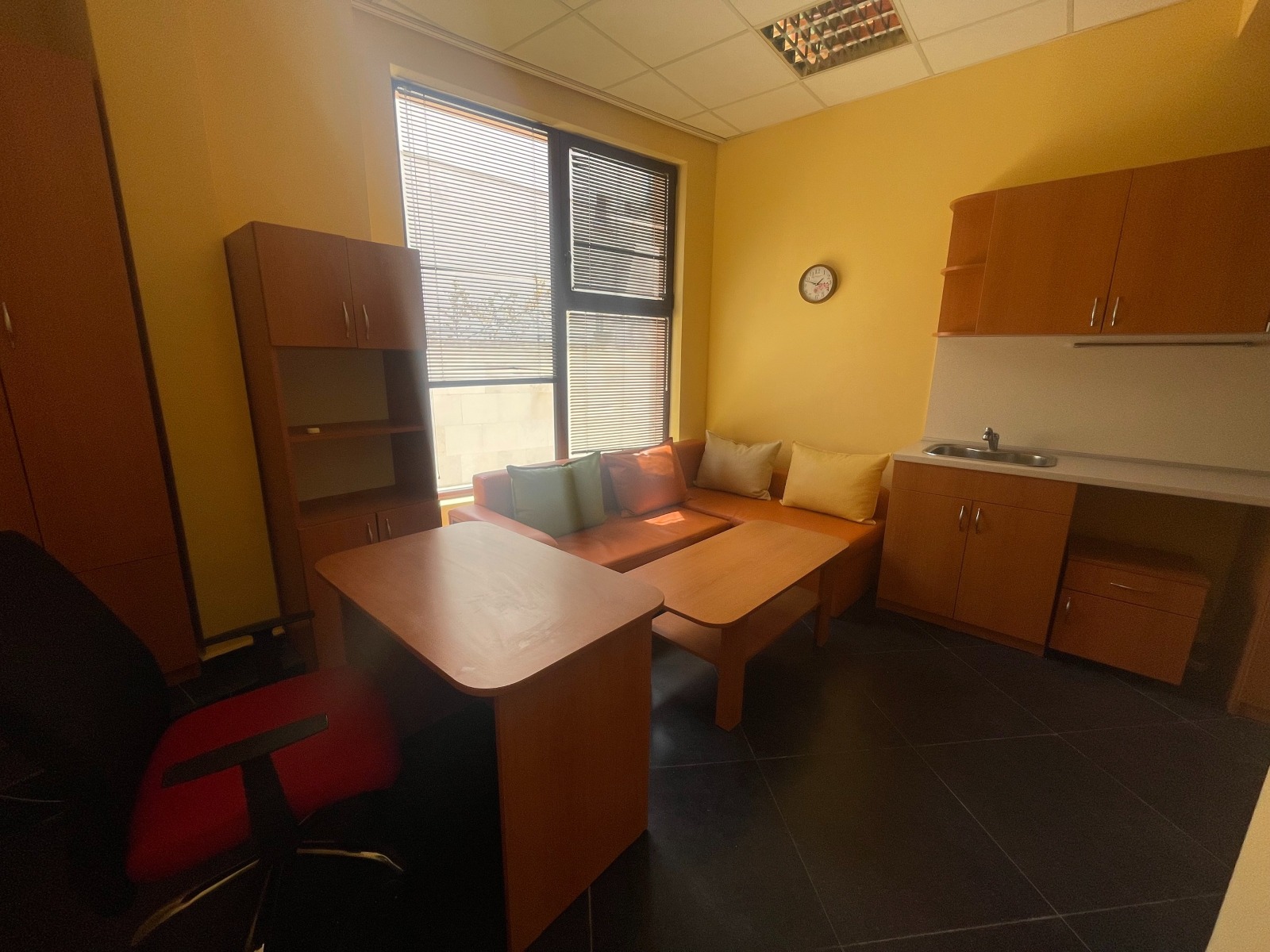 Дава под наем 1-СТАЕН, гр. Бургас, Център, снимка 4 - Апартаменти - 54353378