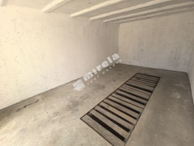 För uthyrning Garage