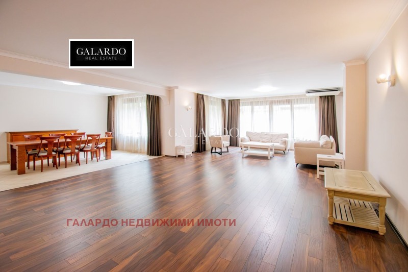 Дава под наем  4-стаен град София , Център , 220 кв.м | 52780601