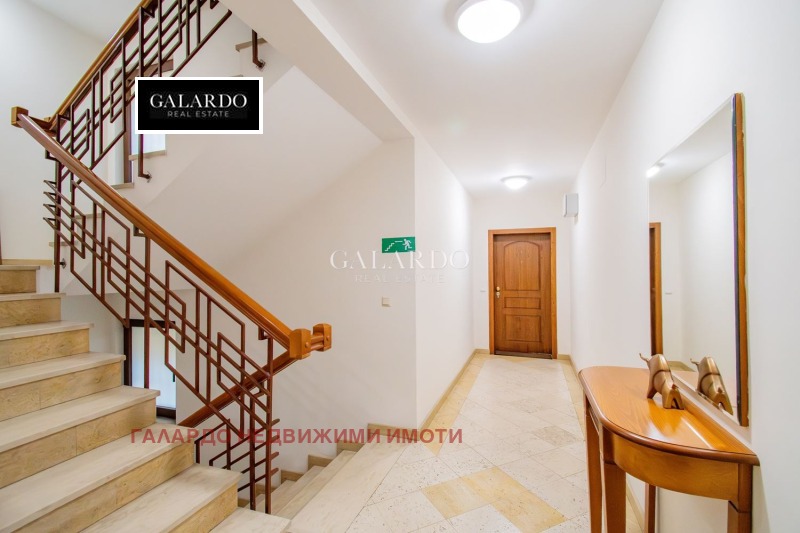 Дава под наем  4-стаен град София , Център , 220 кв.м | 52780601 - изображение [17]