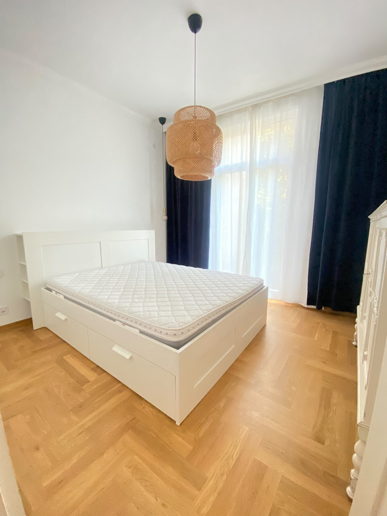 Дава под наем 3-СТАЕН, гр. София, Лозенец, снимка 6 - Апартаменти - 55188631