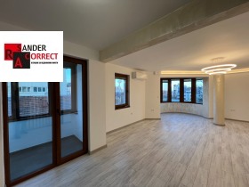 Escritório Lozenec, Sofia 11