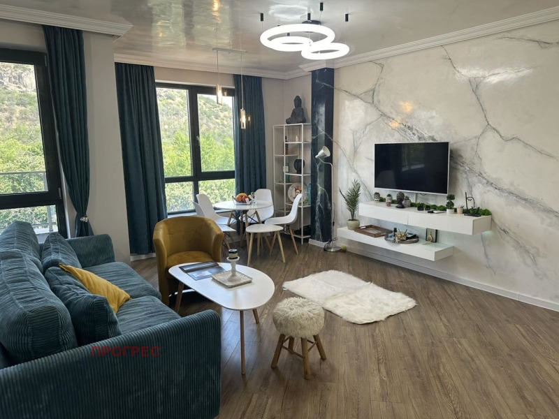 Дава под нем  3-стаен, град Пловдив, Младежки Хълм •  800 EUR • ID 95082382 — holmes.bg - [1] 