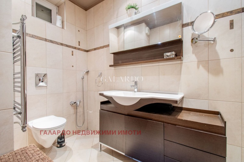 De inchiriat  3 dormitoare Sofia , Țentâr , 280 mp | 43307705 - imagine [15]
