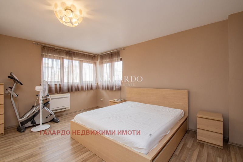 De inchiriat  3 dormitoare Sofia , Țentâr , 280 mp | 43307705 - imagine [9]