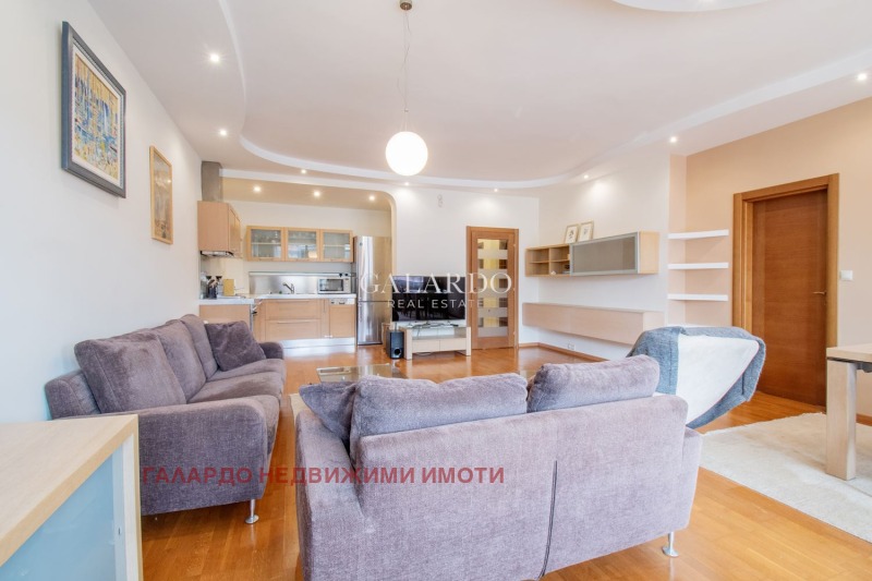 De inchiriat  3 dormitoare Sofia , Țentâr , 280 mp | 43307705 - imagine [3]