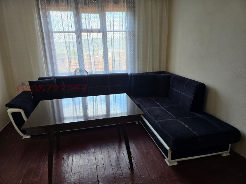 Дава под наем ЕТАЖ ОТ КЪЩА, гр. Лом, област Монтана, снимка 3 - Етаж от къща - 52752958