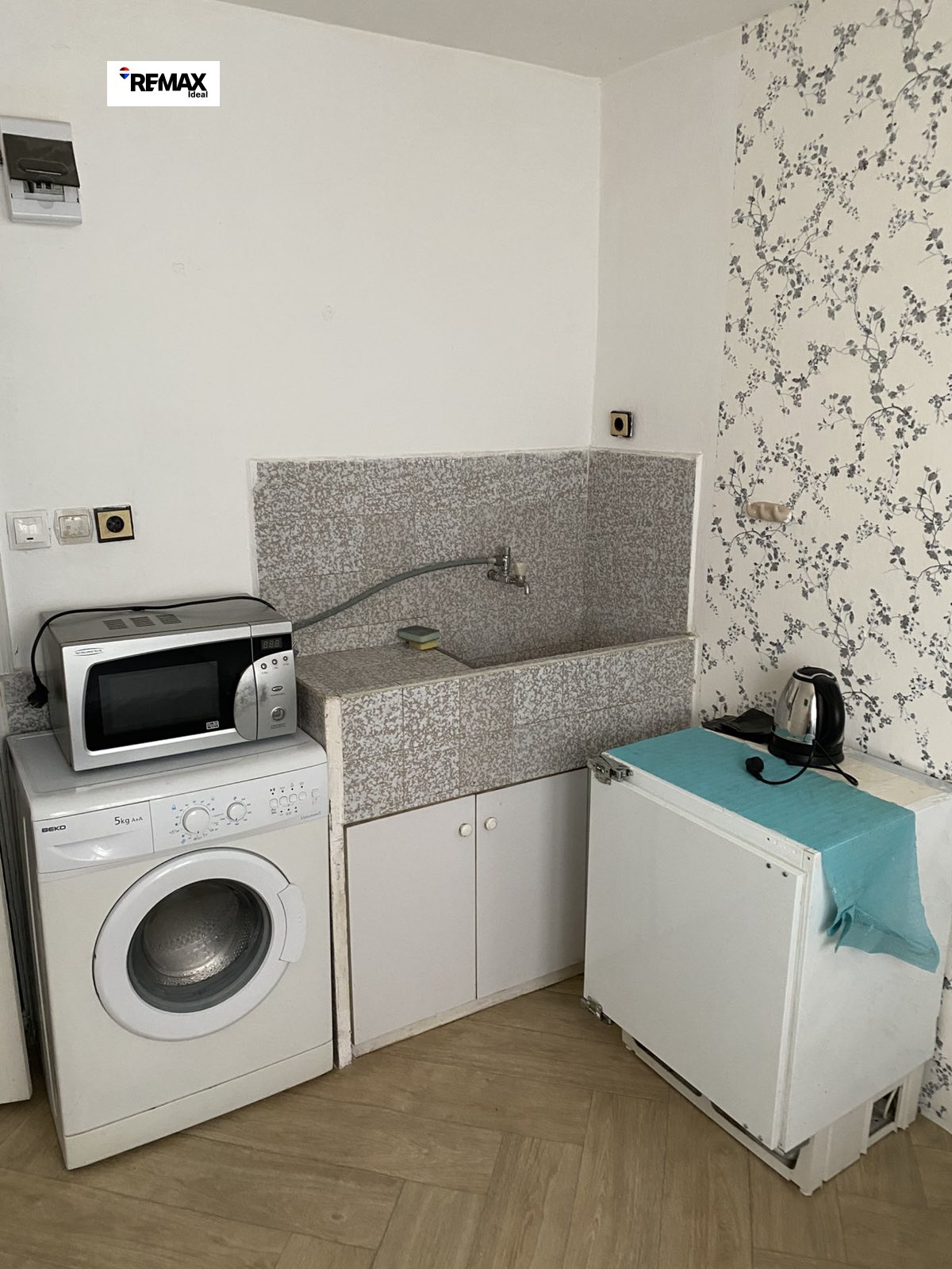 Дава под наем АТЕЛИЕ, ТАВАН, гр. Варна, Погреби, снимка 6 - Апартаменти - 53854545