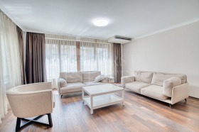 3+ soveværelse Tsentar, Sofia