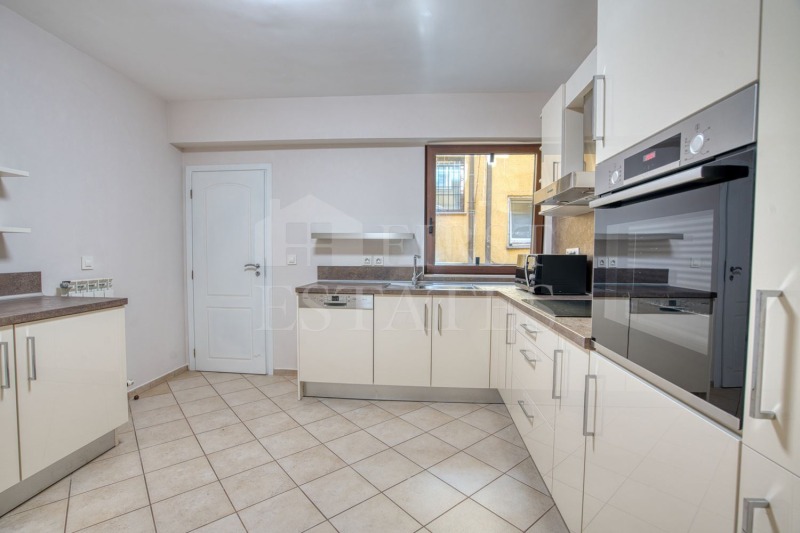 Do wynajęcia  3+ sypialni Sofia , Centar , 220 mkw | 72595507 - obraz [6]
