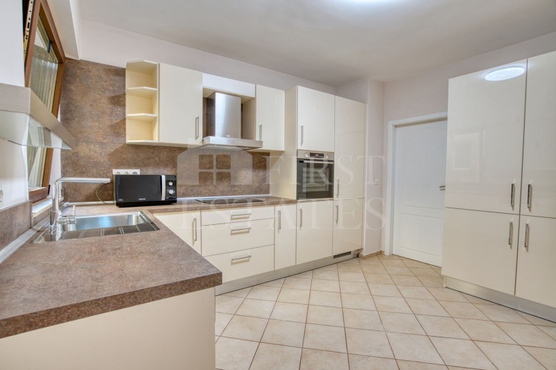 Do wynajęcia  3+ sypialni Sofia , Centar , 220 mkw | 72595507 - obraz [5]