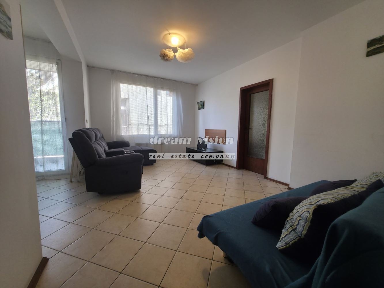 Дава под наем 2-СТАЕН, гр. София, Център, снимка 2 - Апартаменти - 54110361