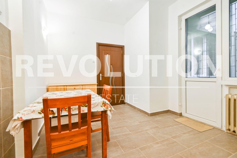 Дава под Наем ОФИС в град София, Център - 106 кв.м / 900 € » 1 760.25 лв., РЕВОЛЮШЪН ЕСТЕЙТ РЕНТ