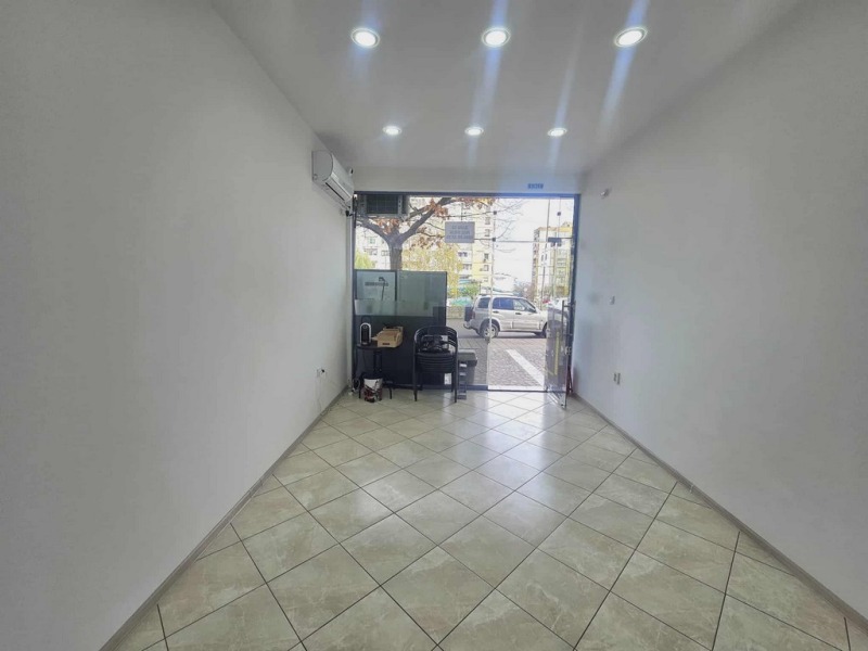 Дава под наем МАГАЗИН, гр. Кърджали, Възрожденци, снимка 6 - Магазини - 52635679