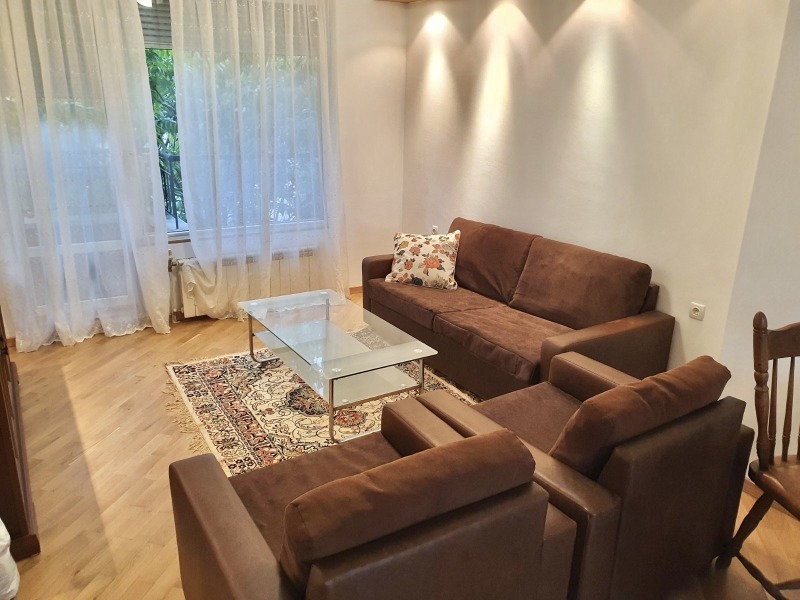 Дава под наем  3-стаен град София , Център , 100 кв.м | 94545499