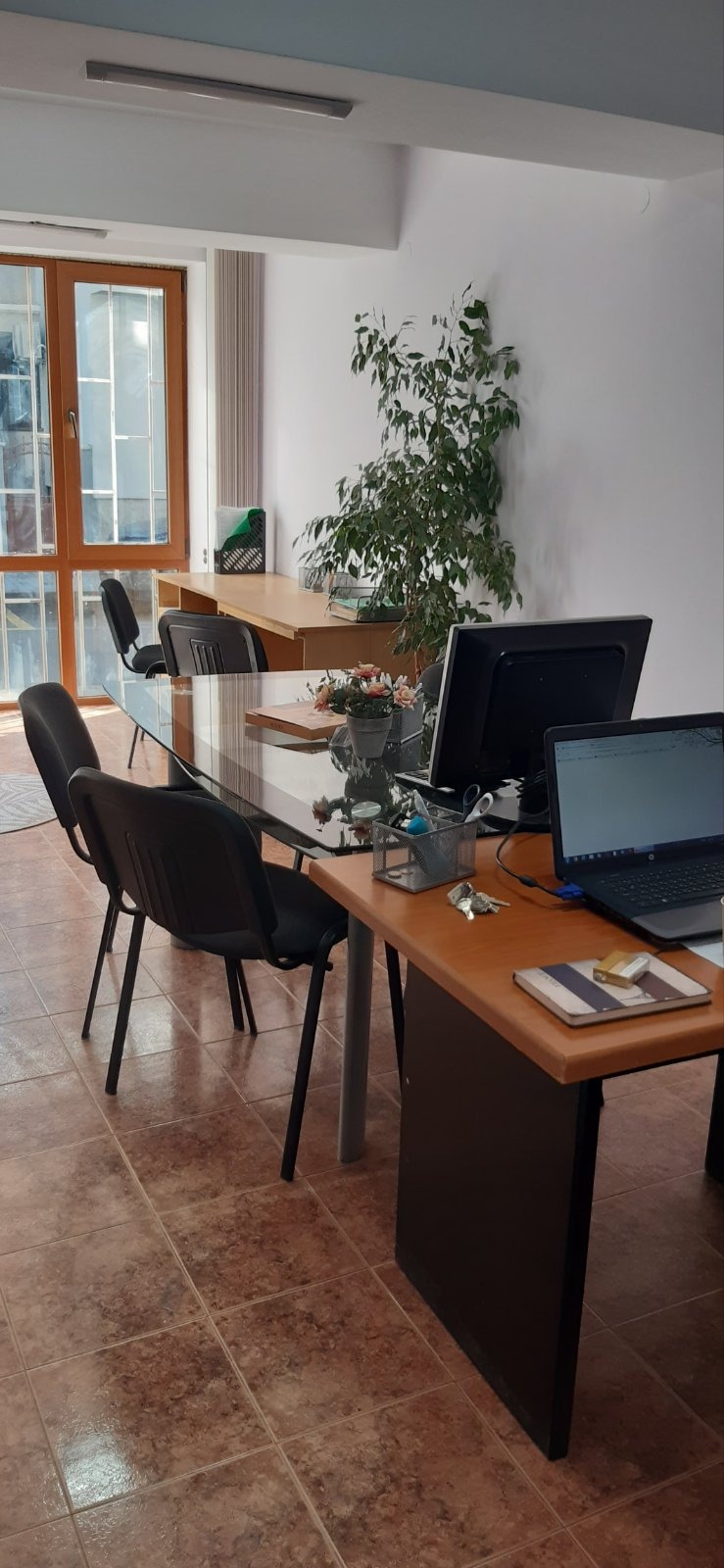 Дава под наем ОФИС, гр. Бургас, Възраждане