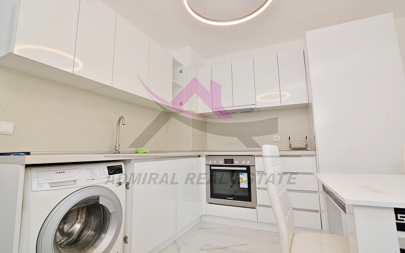 Дава под наем 3-СТАЕН, гр. Варна, Базар Левски