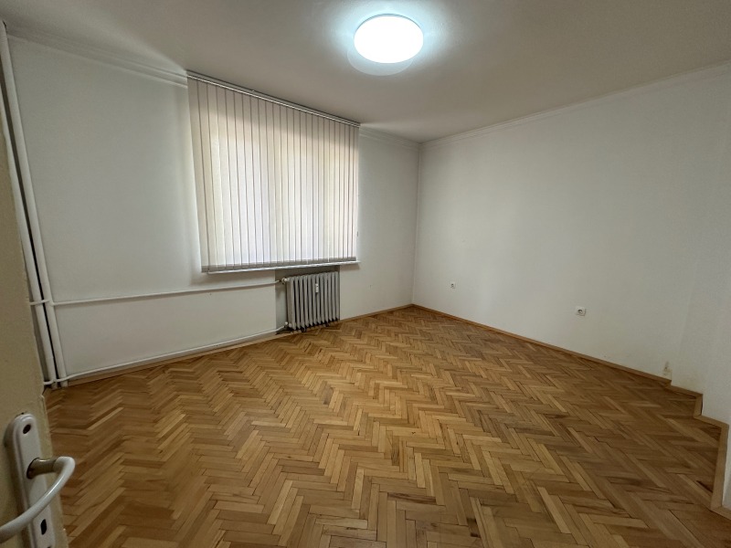 Дава под Наем ОФИС в град София, Център - 70 кв.м / 700 € » 1 369.08 лв., АНДРИМА
